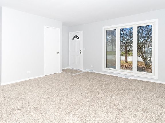 2nd image of 10252 Hilltop Dr