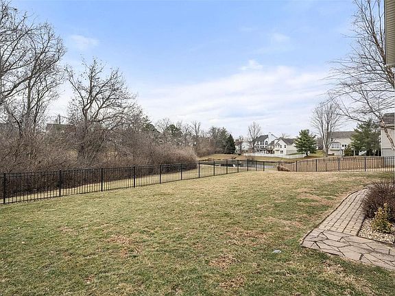 3rd image of 16336 Cherry Orchard Dr