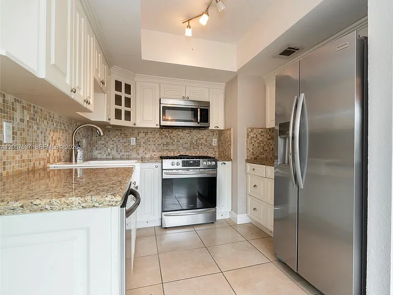 11549 SW 109th Rd #27D — Photo 8