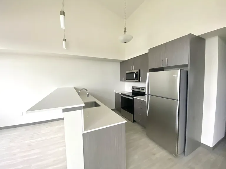 Strawberry Court Apartments — Photo 5
