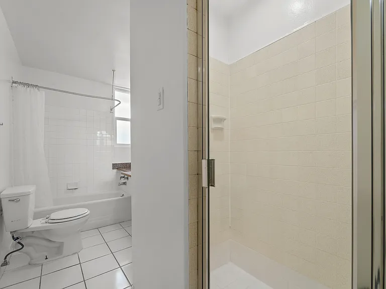 691 1/2 Levering Ave — Photo 8