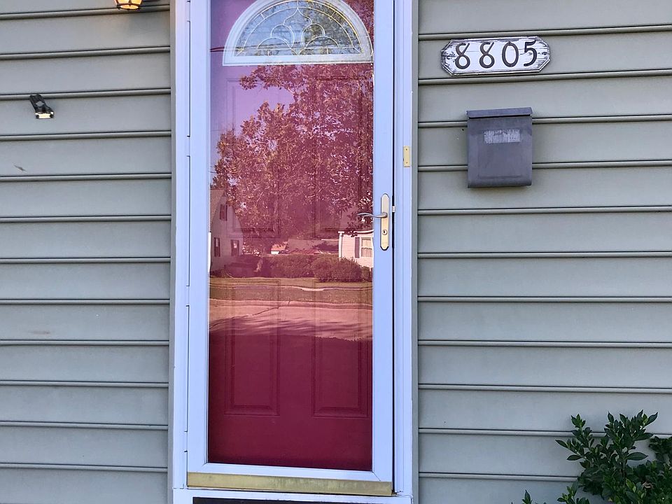 The front door faces Tidewater Dr.