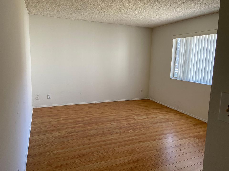 Large bedroom