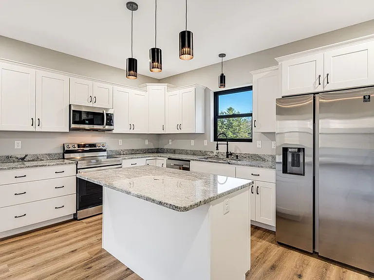 613 Salem Heights Ln — Photo 5