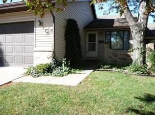 2005 Eagle Ridge Ct, Urbana, IL 61802