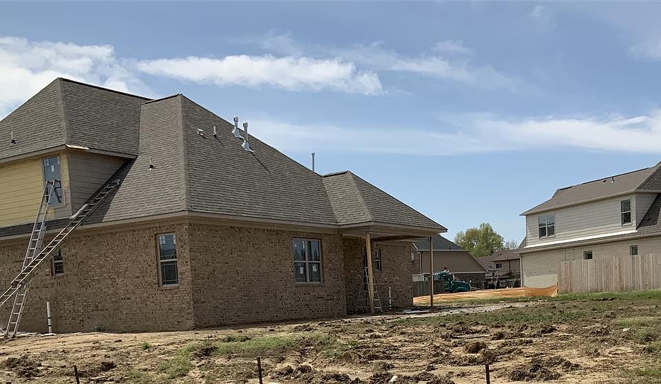 2nd image of 25 Sawgrass Dr