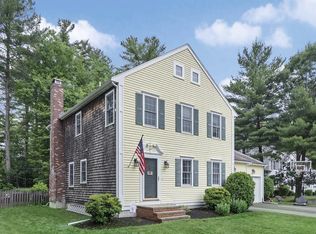 19 Carriage Hill Dr, Abington, MA 02351