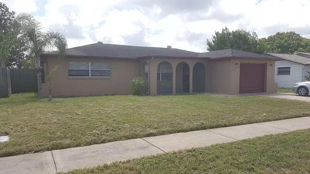 6108 Halifax Dr — Photo 1