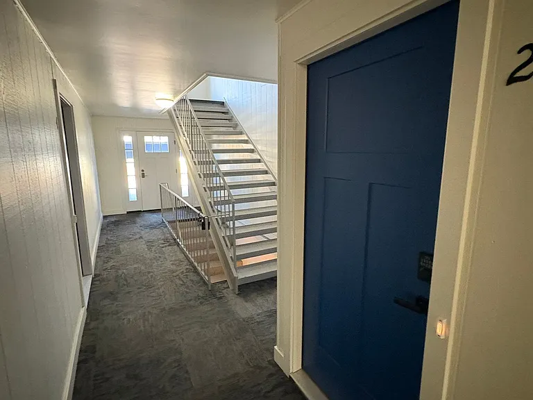 1013 E Sharp Ave — Photo 3