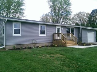 5834 Summer St, Burlington, IA 52601