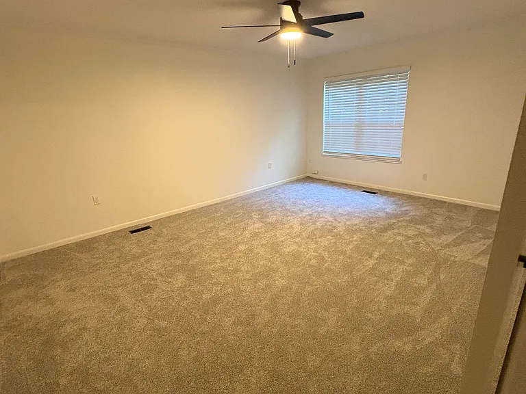 2620 N Taylor St — Photo 16
