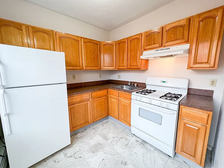 26 Congress St / Luca Investments LLC — Photo 10