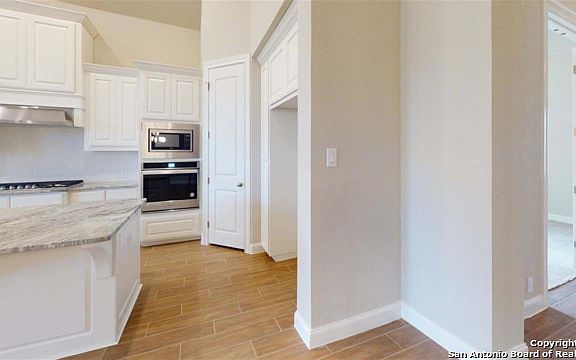 3rd image of 4027 Monteverde Way