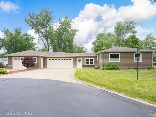 5009 Frankwill Ave, Clarkston, MI 48346