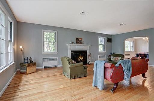 3rd image of 52 Patton Dr