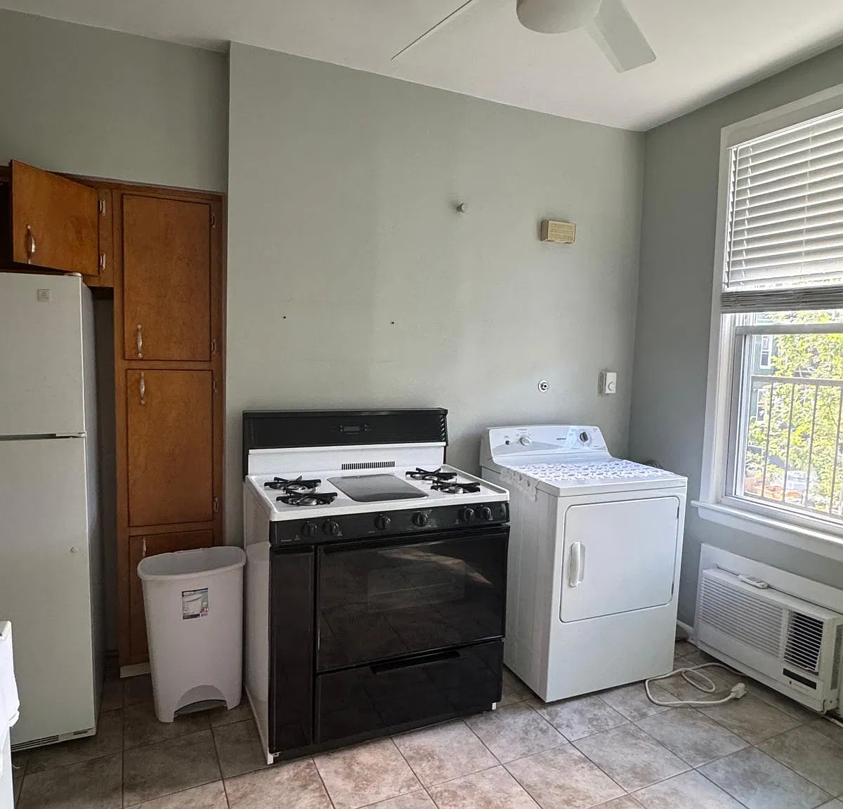 1 bed, 800 sqft, $1,900 — Photo 2