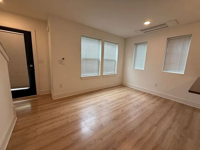 102 Duke St #3 — Photo 9