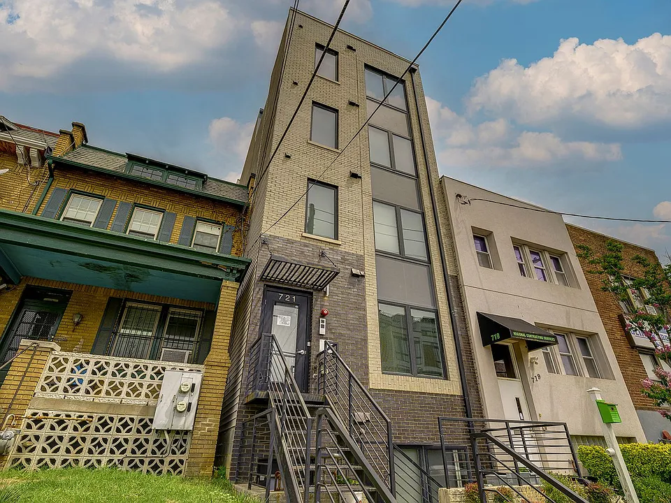 721 Kennedy St NW #3