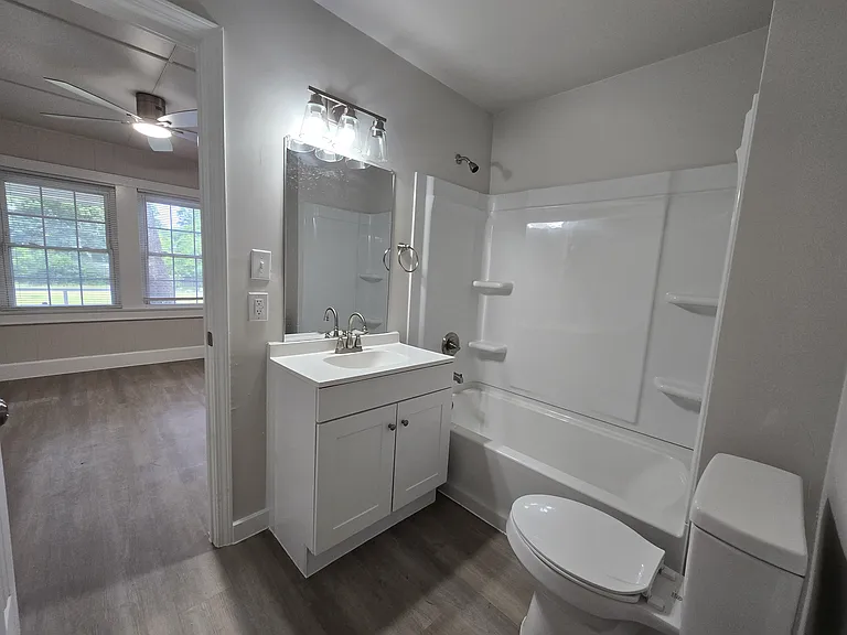 259 Wells St — Photo 13