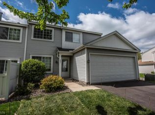 421 Leeward Trl, Woodbury, MN 55129