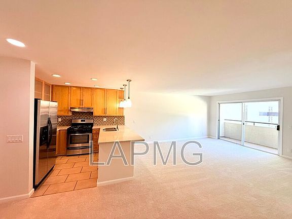 3rd image of 4702 Fulton Ave APT 209