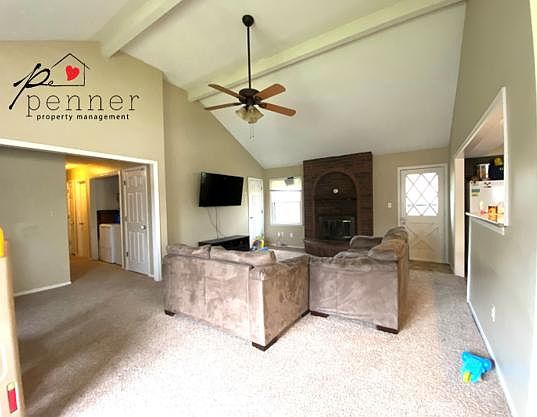3rd image of 200 NE Noeleen Ln