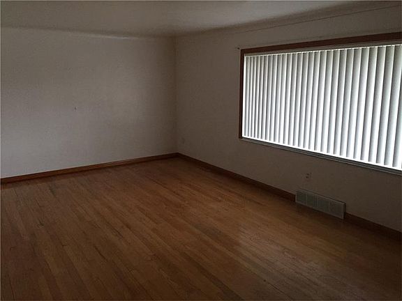 5th image of 618 Lewis Ave
