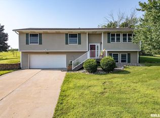 21 Western Oaks Dr, Orion, IL 61273