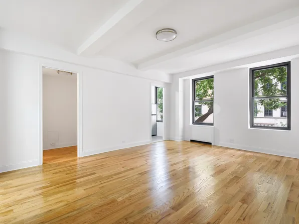 200 West 16th Street image 1 of 6