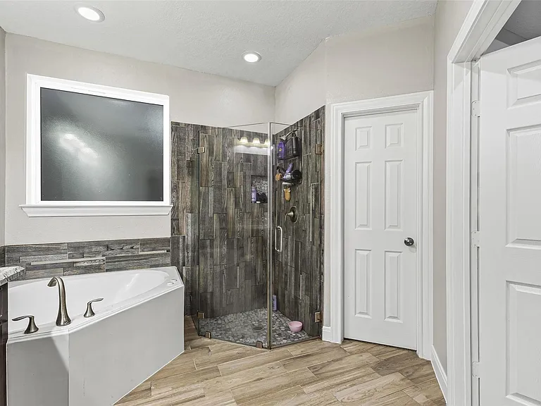 267 Freeman Blvd — Photo 16