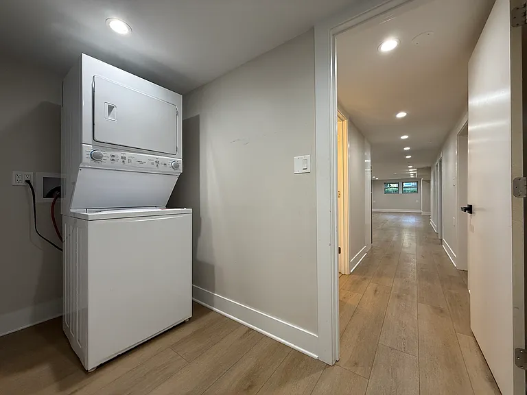 5200 W Winona St #G — Photo 14