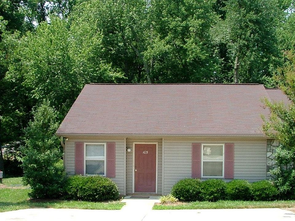 1st image of 105 Bogey Ln