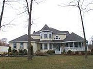 1 Blair Ln, Brookhaven, NY 11719