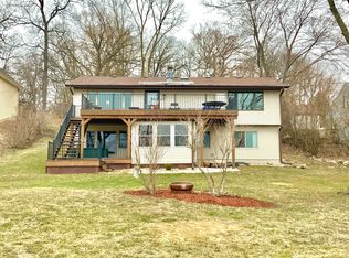 N39W27383 Hillside Grv, Pewaukee, WI 53072