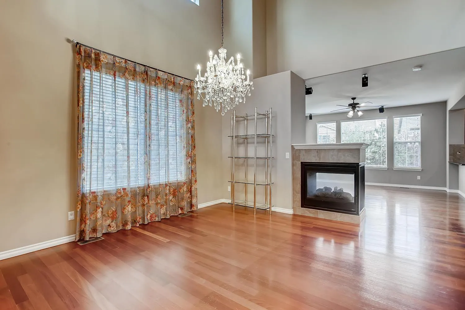5 bed, 3600 sqft, $4,300 — Photo 3