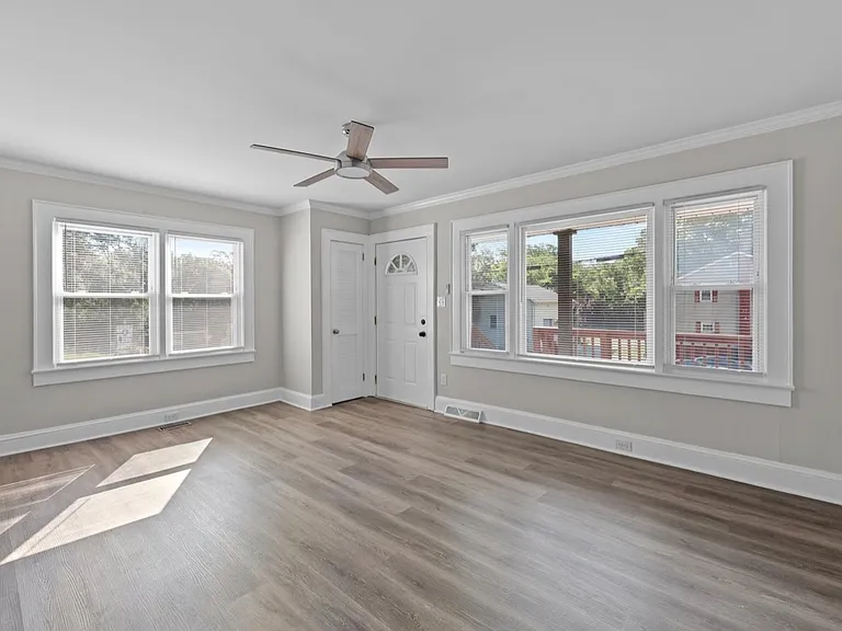 59 McKinnon Ave NE — Photo 7