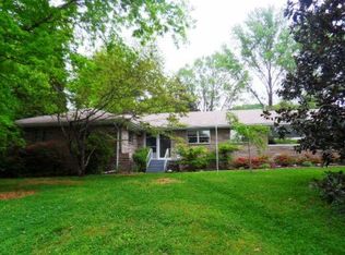 105 Carnegie Dr, Oak Ridge, TN 37830