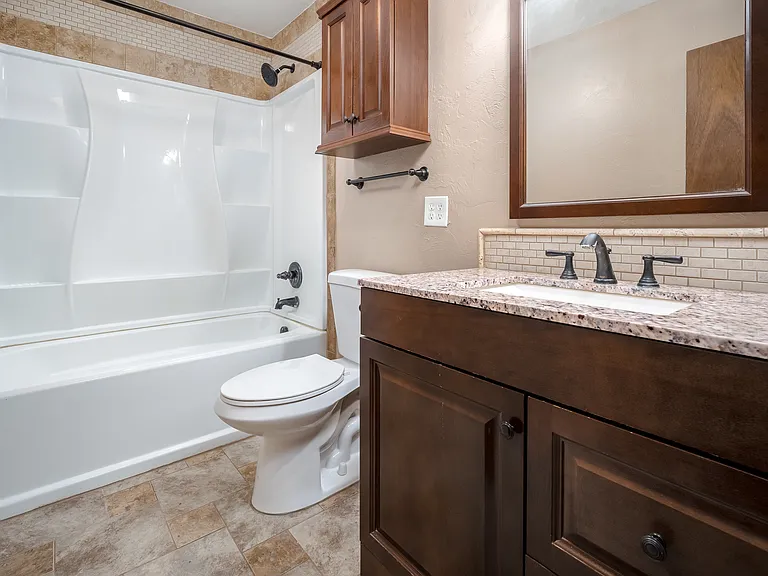 2605 Pennington Ave — Photo 15