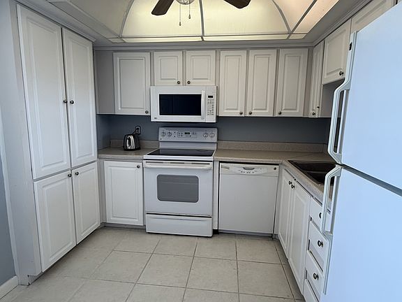 5th image of 2617 Cove Cay Dr Unit 602
