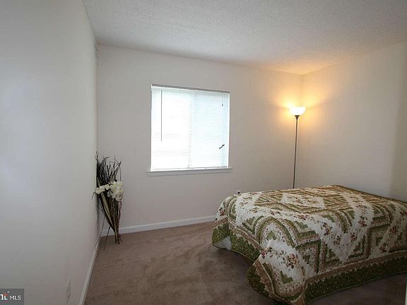 5th image of 3807 Laramie Pl APT C