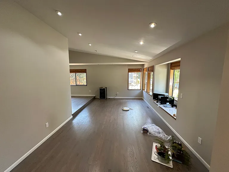 Guest room.