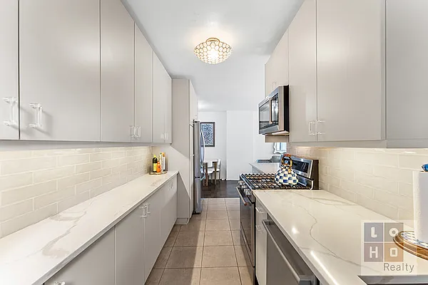 Sold by LoHo Realty | media 5