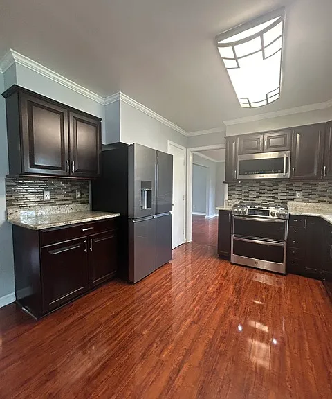 4705 Kingswood Dr — Photo 3