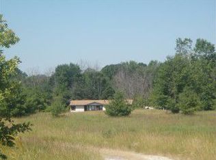 61661 Bates Rd, Lenox, MI 48048