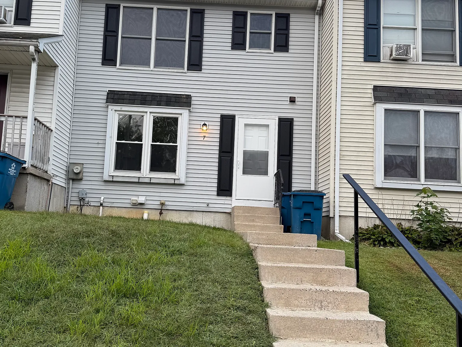 7 Cypress Dr — Photo 1