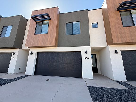 2nd image of 608 E Hemsworth Ln