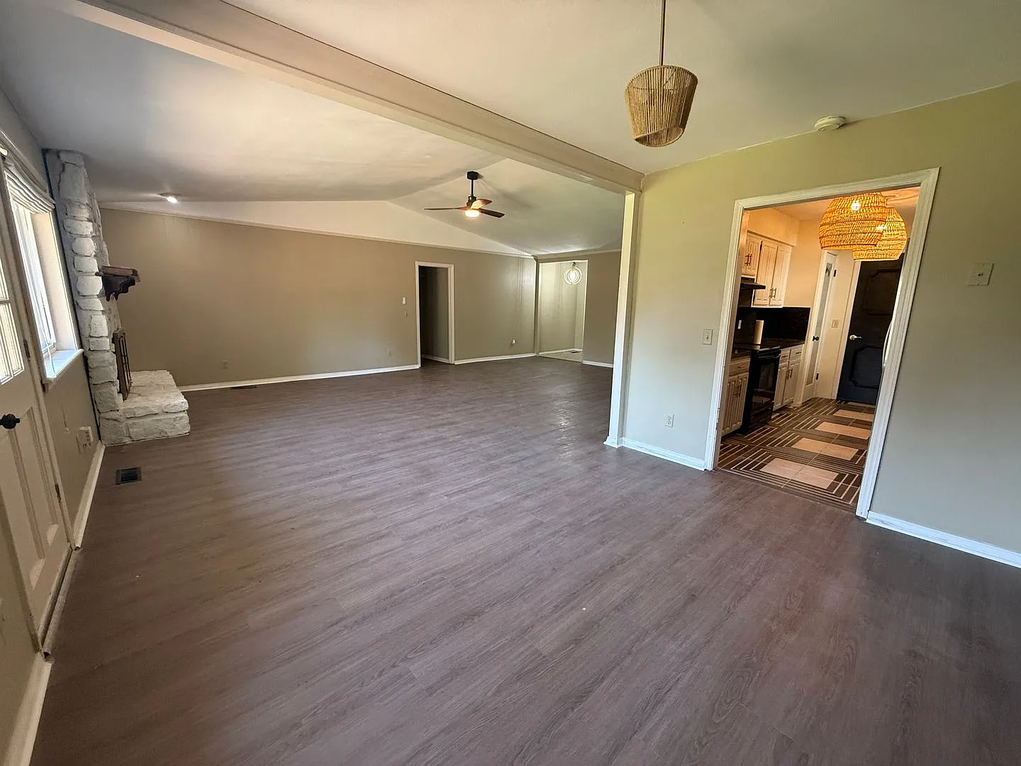 Luxurious 3 bd 2 ba on South Peoria — Photo 4
