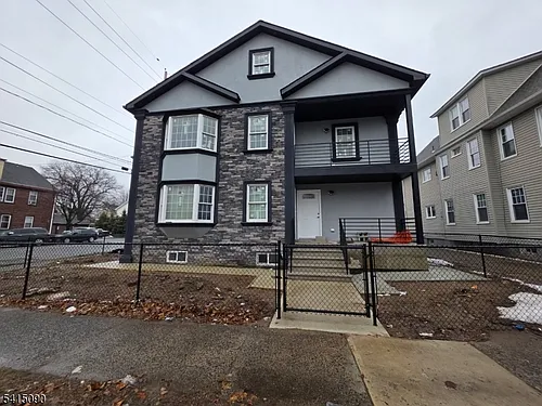 260 Trenton Ave Photo 1