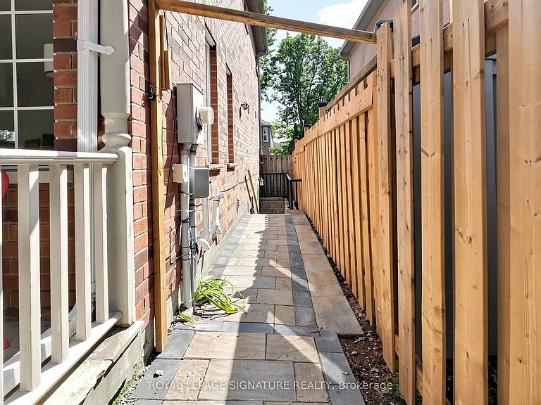 218 Paxton Cres #BASEMENT — Photo 8