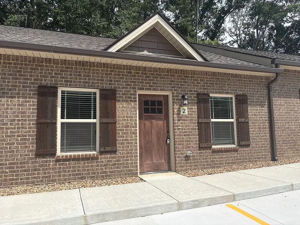 513 West End Circle